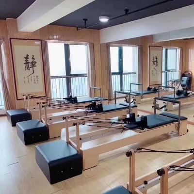 Reformer multifuncional Madera Yoga Pilates Cadillac Reformer Equipo de entrenamiento